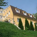 Hotel Zlata Noha 3*