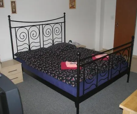 Zlata Noha Pressburg