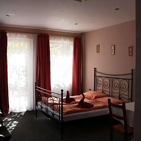 Zlata Noha 3* Bratislava